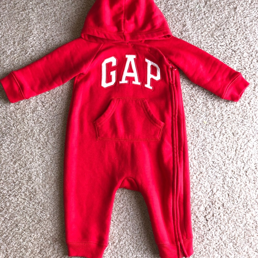 Baby gap onesie